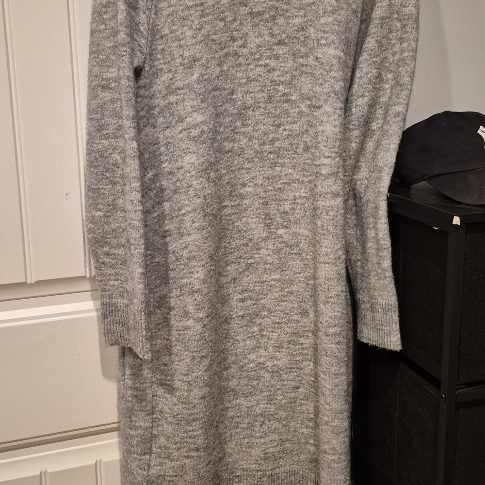 Cardigans - Picture 3 of 9